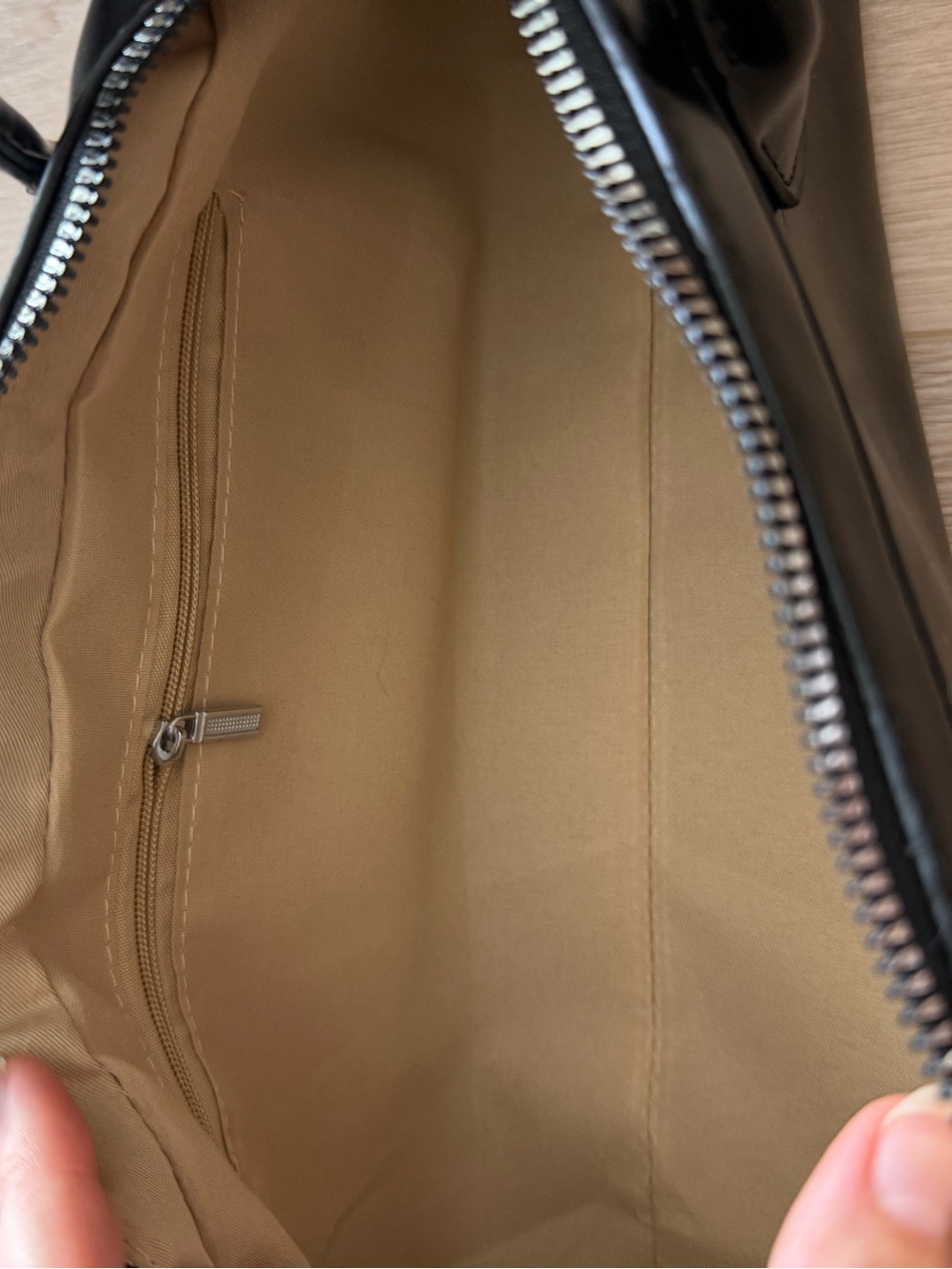 LIKE NEW Essential Black Purse - Picture 4 of 7